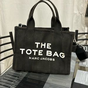 MARC JACOBS MINI TOTE-BLACK